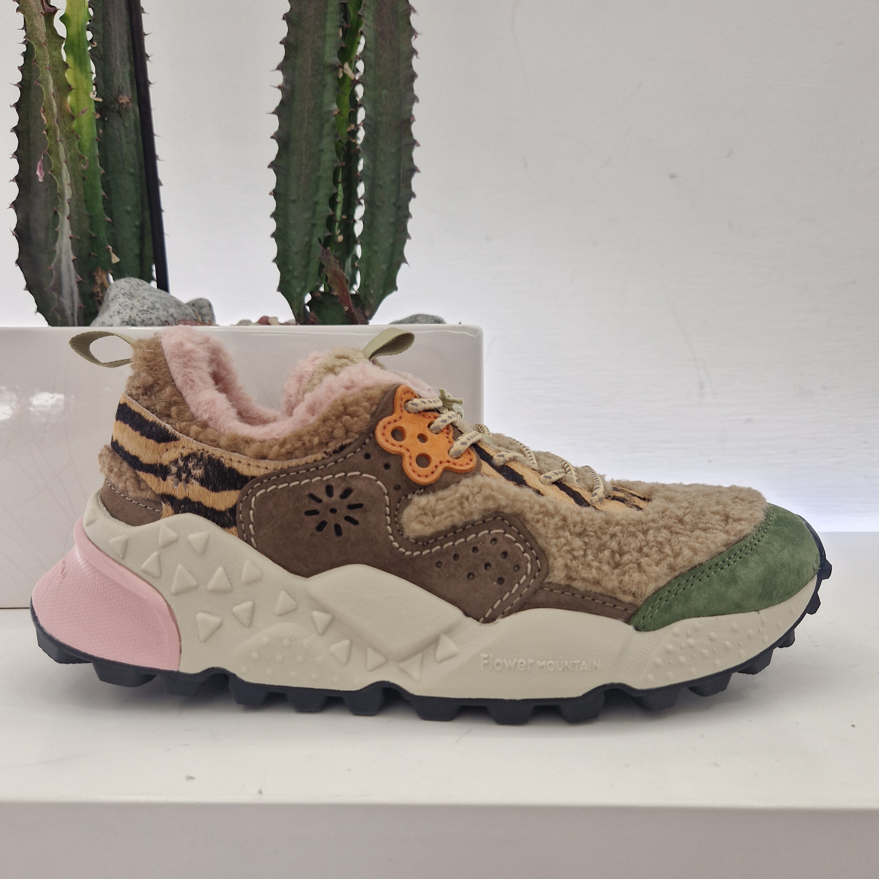 Flower Mountain teddy sneakers