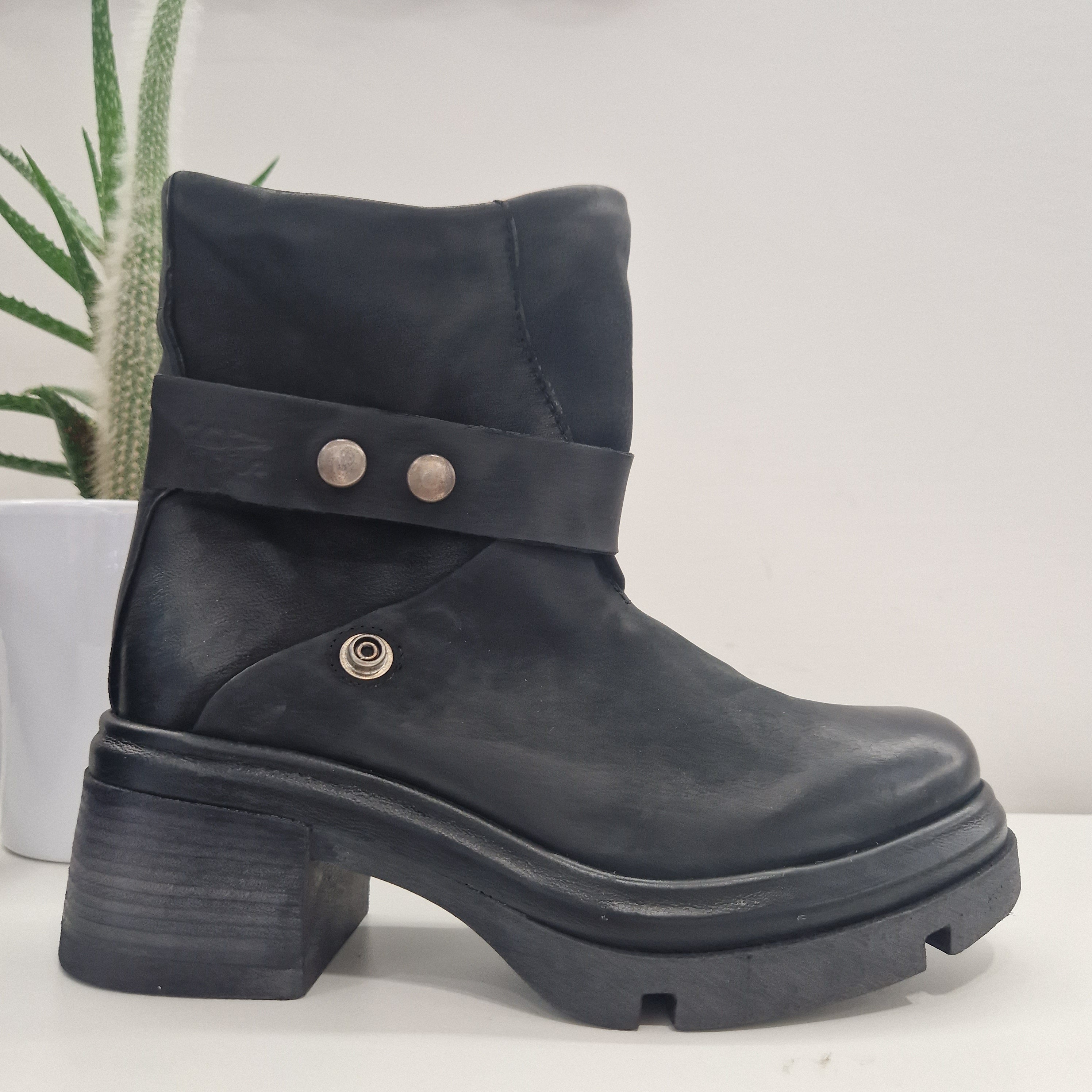 A.S.98 stivaletto zip chiusura con automatici