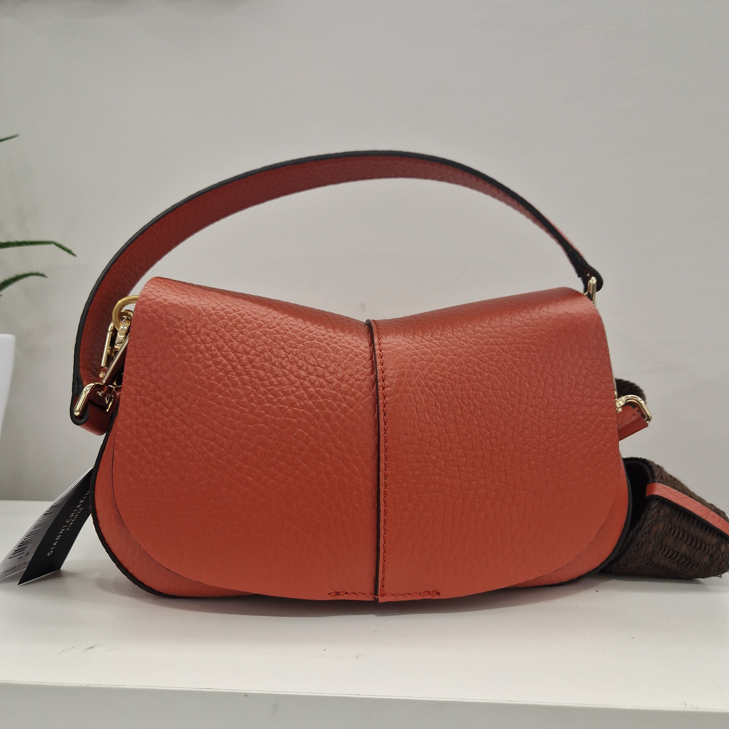 Gianni Chiarini borsa linea Helena Round color arancio