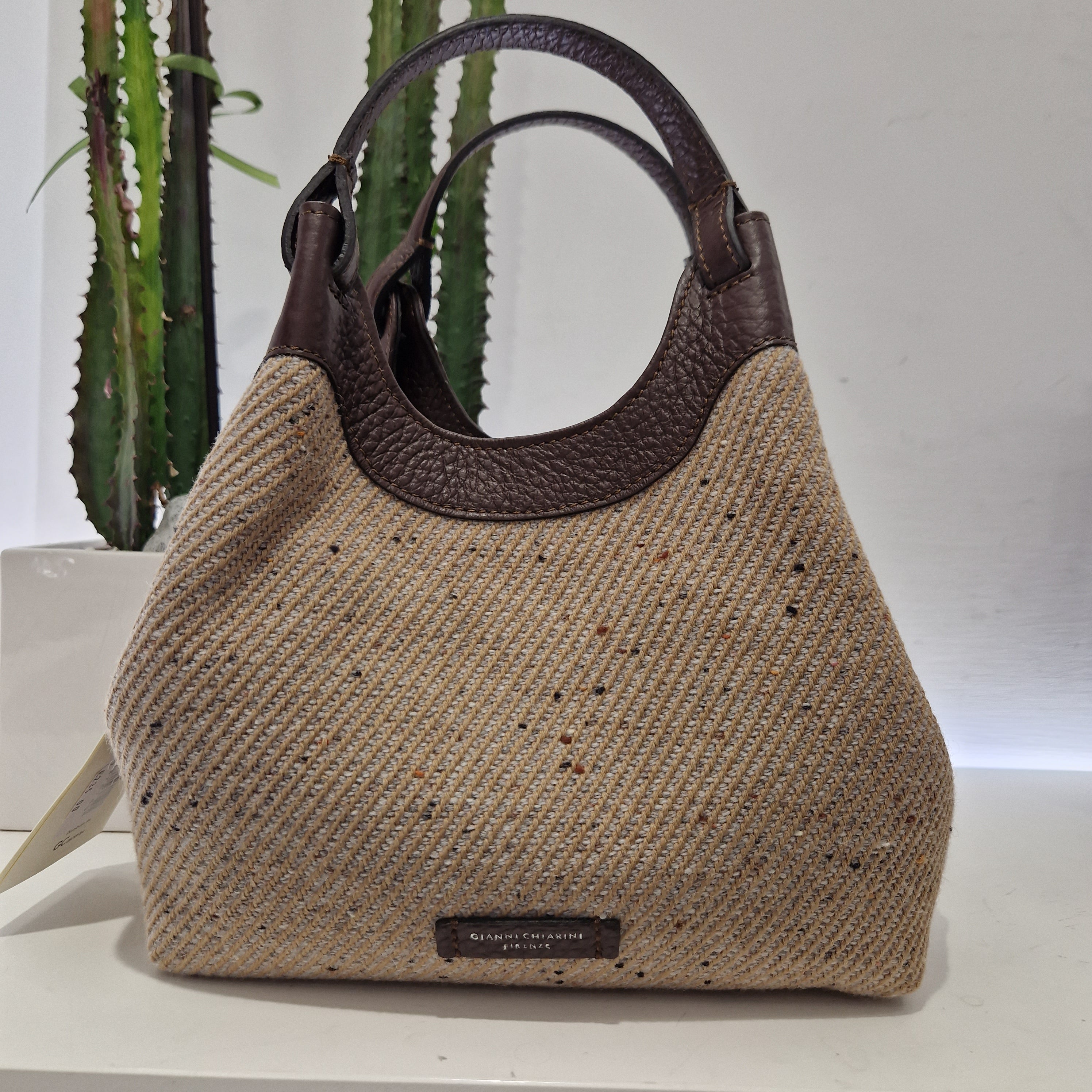 Gianni Chiarini linea DUA edizione limitata beige