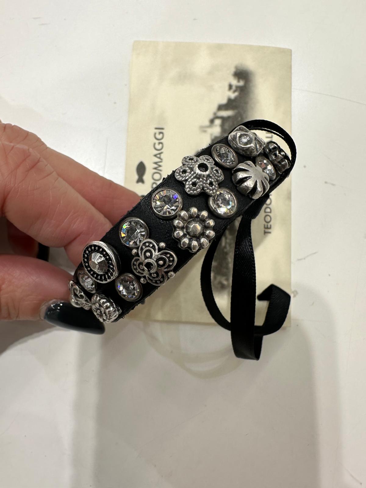 Campomaggi SATURNO bracelet black with silver studs