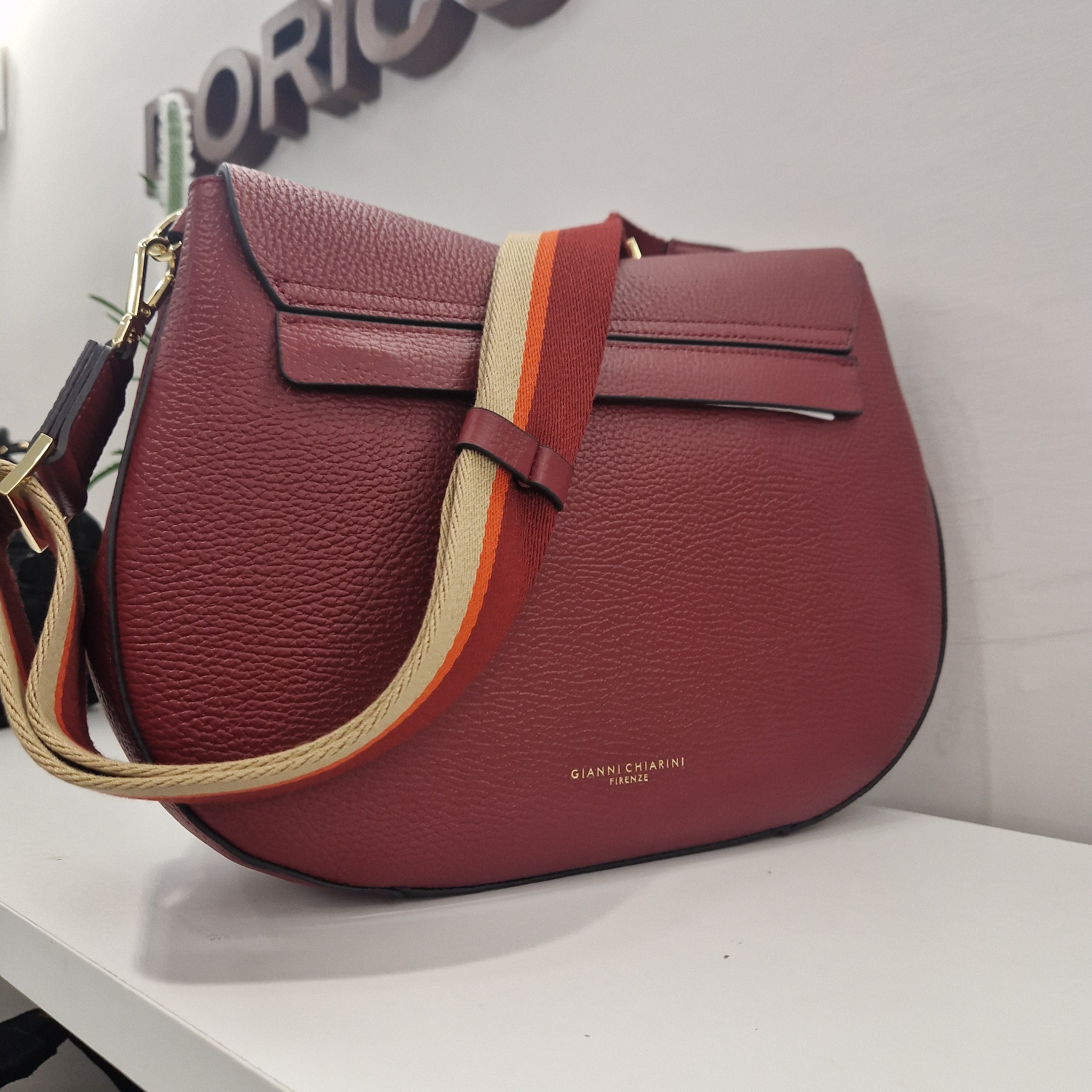 Gianni Chiarini bag Helena Round line burgundy large